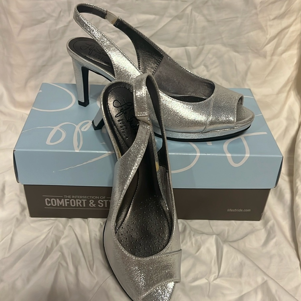 Life stride peep toe heels